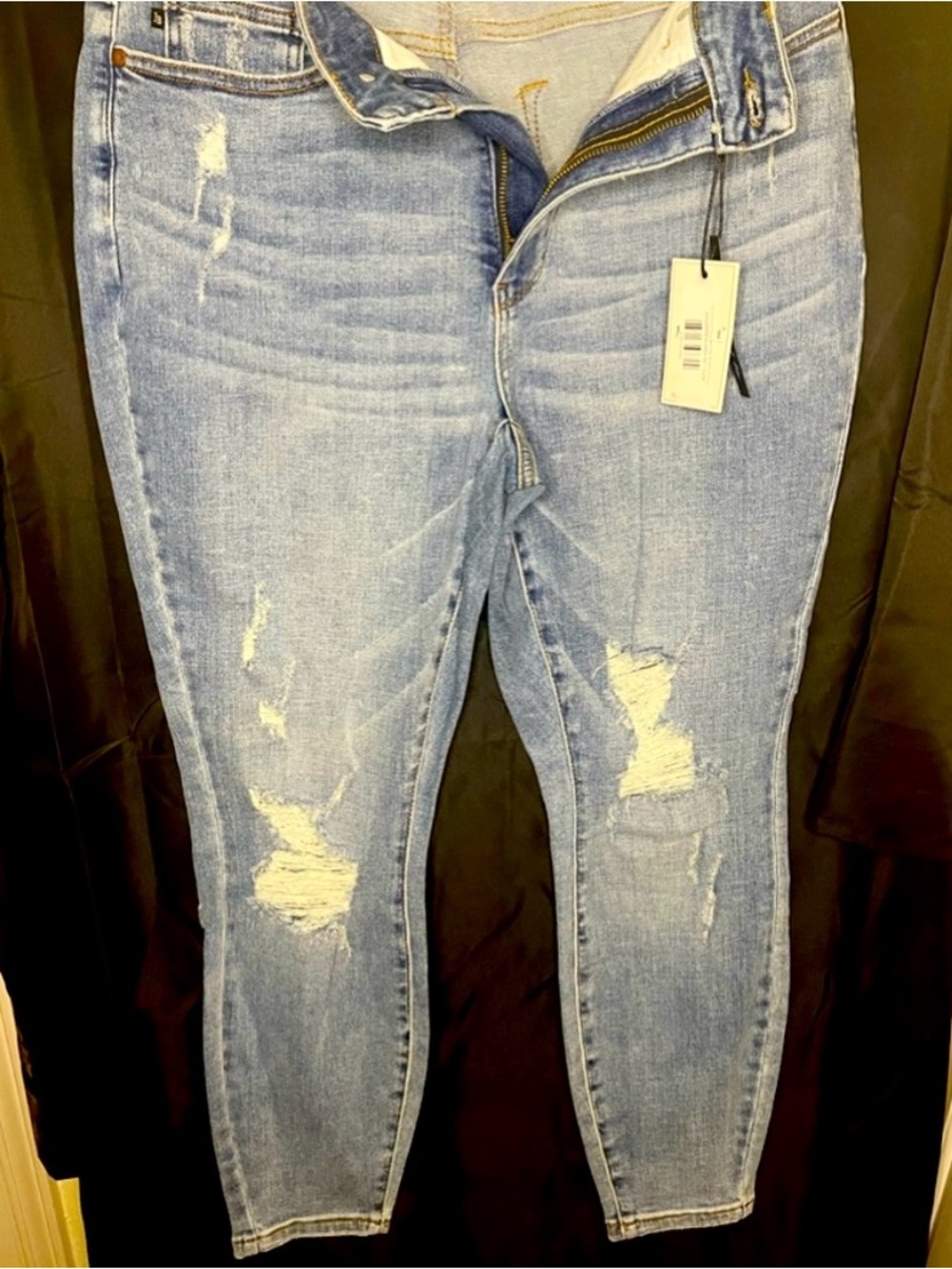 Women’s Distressed Light Blue Stretch Jeans - Casual Skinny Fit
